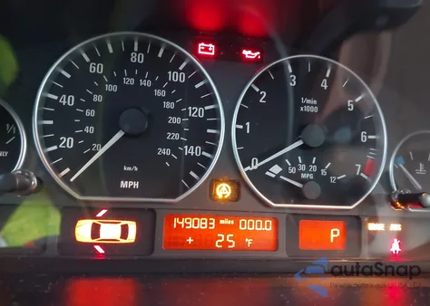 2005 BMW 330Xi из США, поврежденный, VIN WBAEW53425PN39151